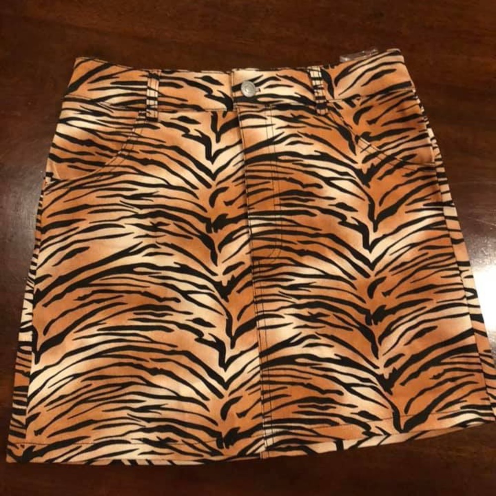 Tiger print skirt NWT